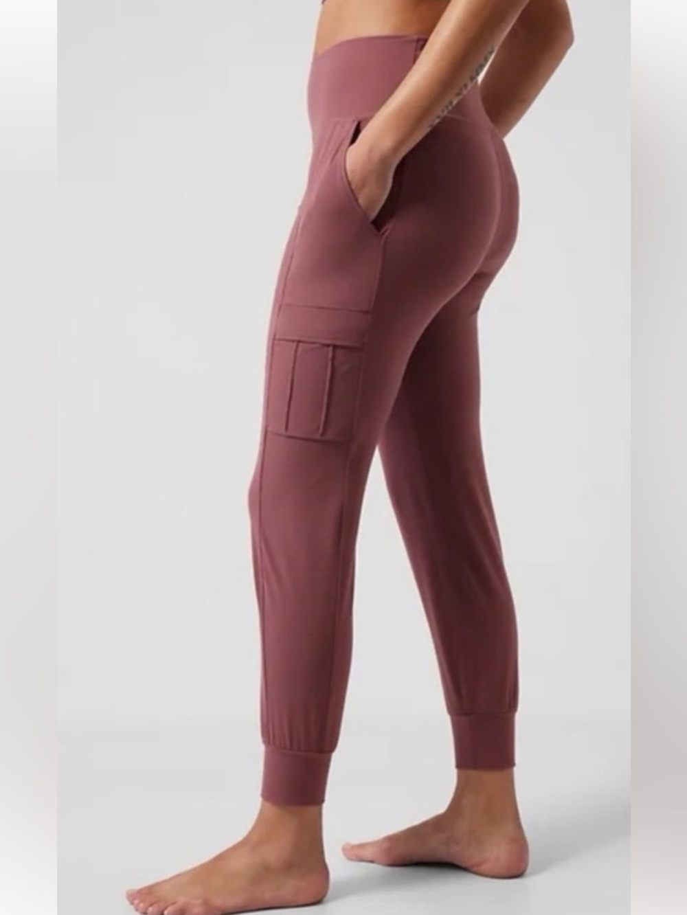 Athleta Salutation Cargo Jogger Pockets Tawny Rose S Powervita High Rise Capri